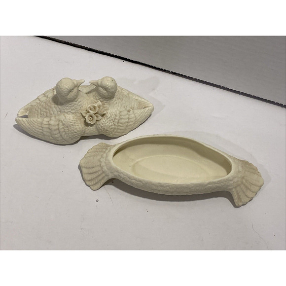 LOVE DOVES WHITE PORCELAIN TRINKET BOX, Birds, Knick Knacks - Picture 4 of 9